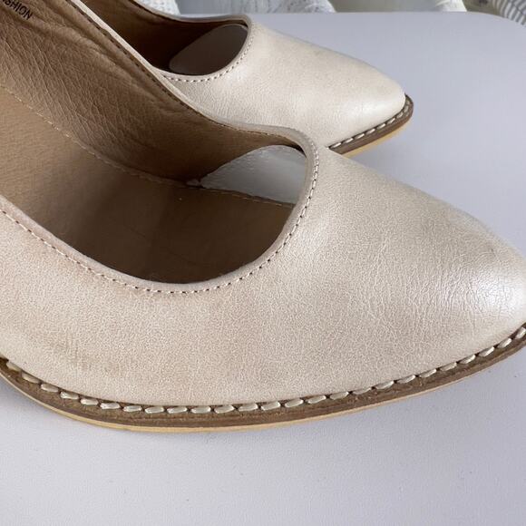 Beast women’s heels butter cream  sz. 6M #S220 - Picture 11 of 15
